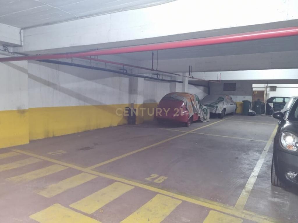 Três lugares de estacionamento -  Centro Comercial Mouras Shopping Center - Image 4